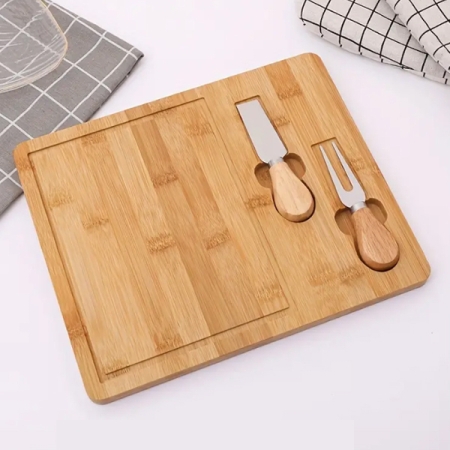 Бамбукова дъска 2 ножа 10840