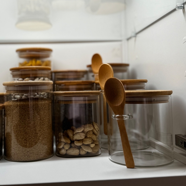 Буркан с лъжичка 1.100 л 10550