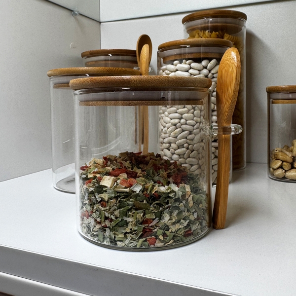 Буркан с лъжичка 0.700 л 10548