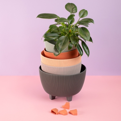 Саксия Виола с крачета Ф28  10597